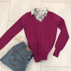 Ann Taylor, V-neck, lightweight sweater